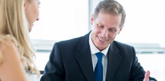 Être accompagné par un avocat en droit des étrangers : vos droits protégés Être accompagné par un avocat en droit des étrangers : vos droits protégés