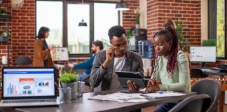 Pourquoi le roll up reste l’outil incontournable des entreprises Pourquoi le roll up reste l'outil incontournable des entreprises