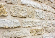 Enduit imitation pierre : comment l’utiliser pour vos murs et façades ? Enduit imitation pierre : comment l’utiliser pour vos murs et façades ?