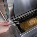 Choisir une friteuse à gaz professionnelle : aspects techniques et réglementaires essentiels Choisir une friteuse à gaz professionnelle : aspects techniques et réglementaires essentiels