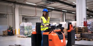 Optimiser ses coûts grâce à la location de matériel de manutention : leviers et méthodologie Optimiser ses coûts grâce à la location de matériel de manutention : leviers et méthodologie
