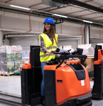 Optimiser ses coûts grâce à la location de matériel de manutention : leviers et méthodologie Optimiser ses coûts grâce à la location de matériel de manutention : leviers et méthodologie